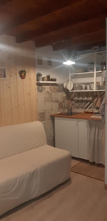 Ca' Du Barbe: Tra Le Alpi E Il Mare Villa Mendatica Exterior photo